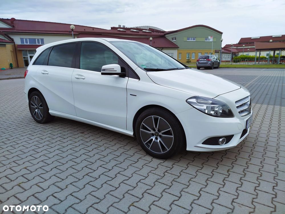 Mercedes-Benz Klasa B 180 CDI (BlueEFFICIENCY) - 25