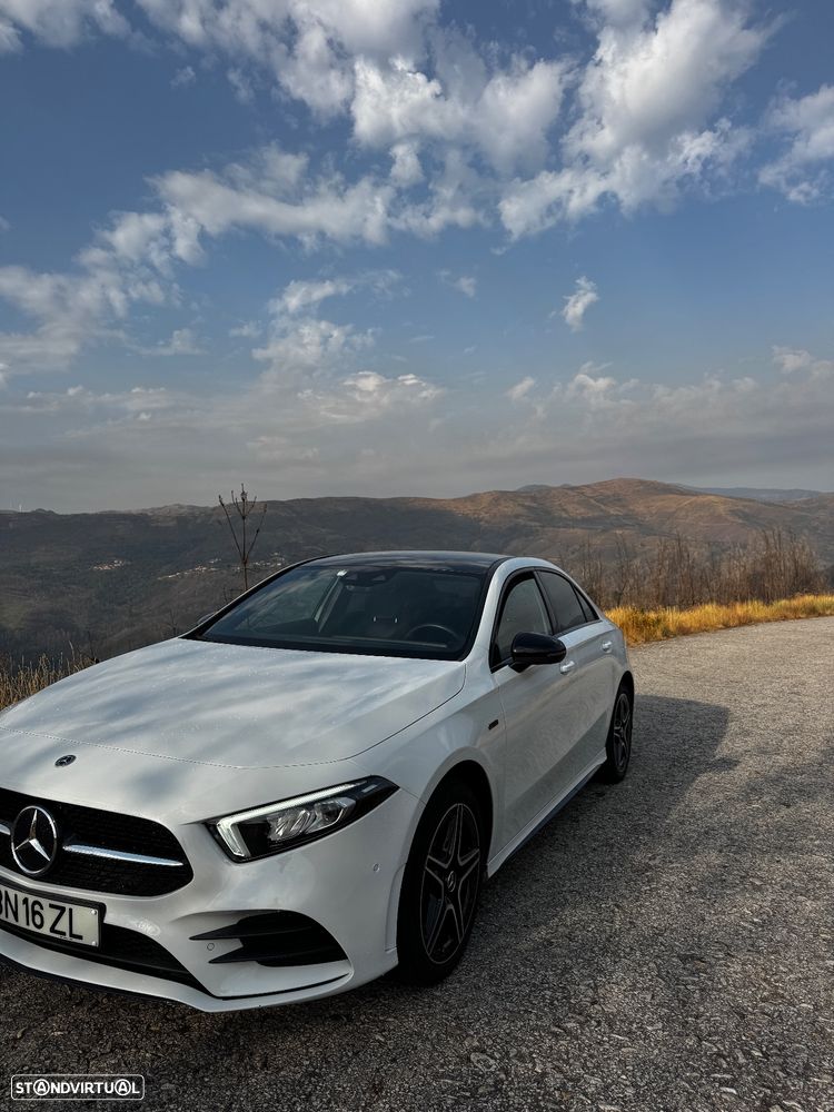 Mercedes-Benz A 250 Limousine e 8G-DCT AMG Line - 2