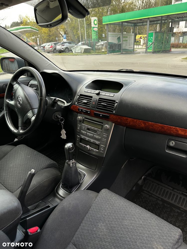 Toyota Avensis 2.0 VVT-i Sol - 2