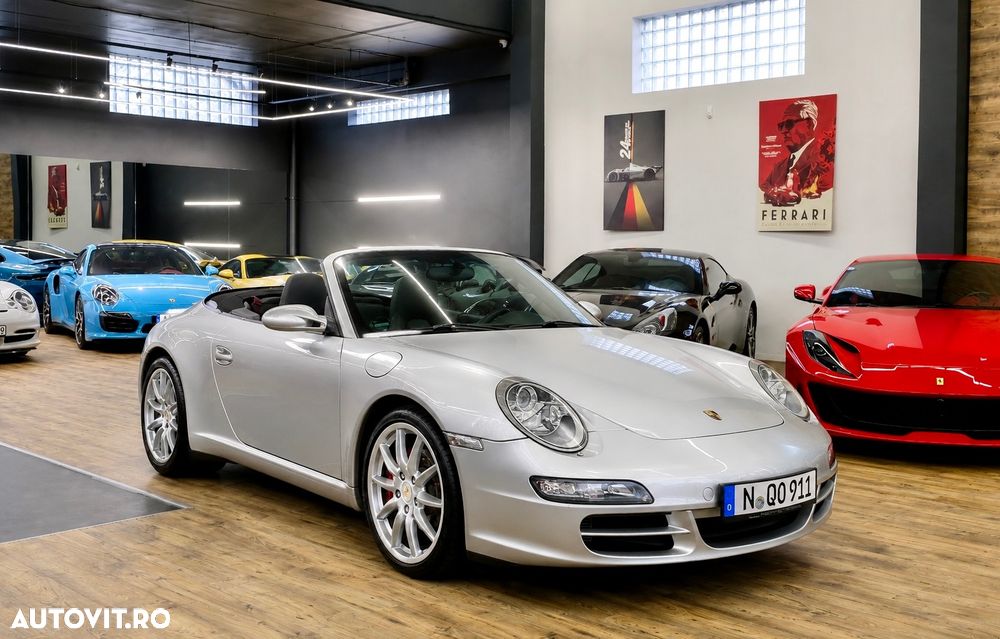 Porsche 911 Carrera - 4