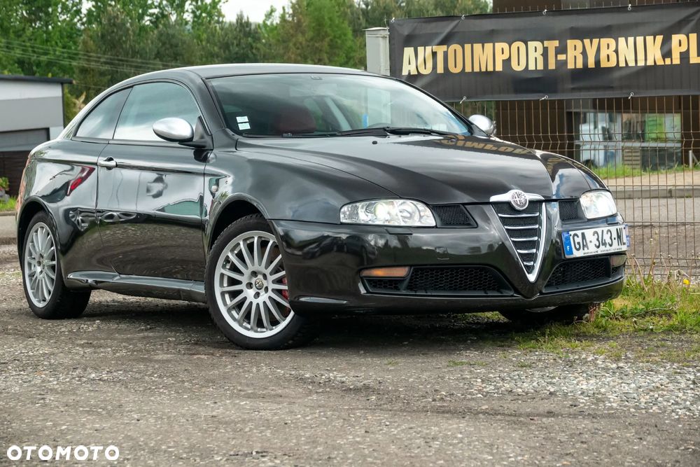 Alfa Romeo GT 3.2 24V Distinctive - 1