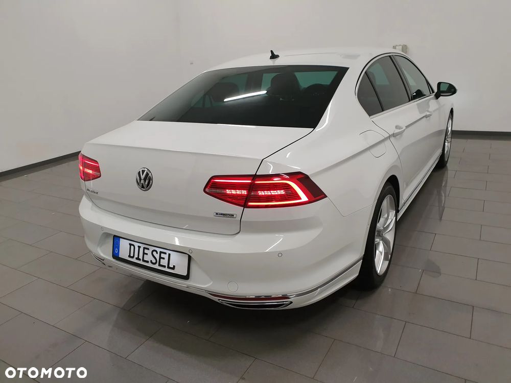 Volkswagen Passat 2.0 TDI BMT Highline - 35
