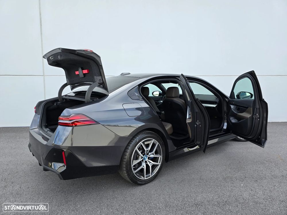 BMW 530 e Pack Desportivo M Pro - 15