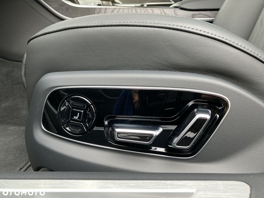 Audi A8 - 12