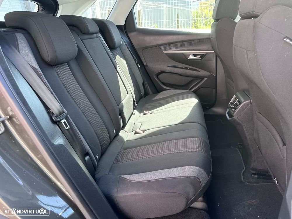 Peugeot 3008 1.2 PureTech Allure Pack - 19