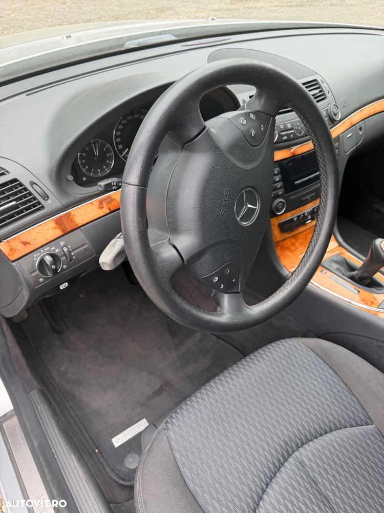 Mercedes-Benz E 200 KOMPRESSOR Automatik Elegance - 9