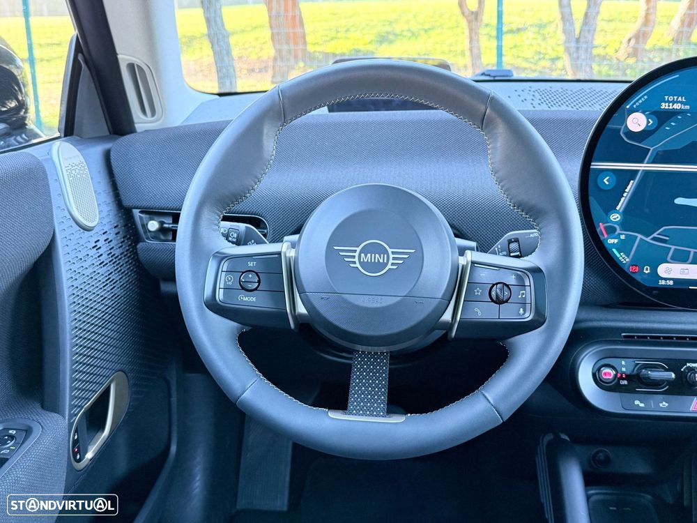 MINI 3 Portas Cooper E Classic L - 36