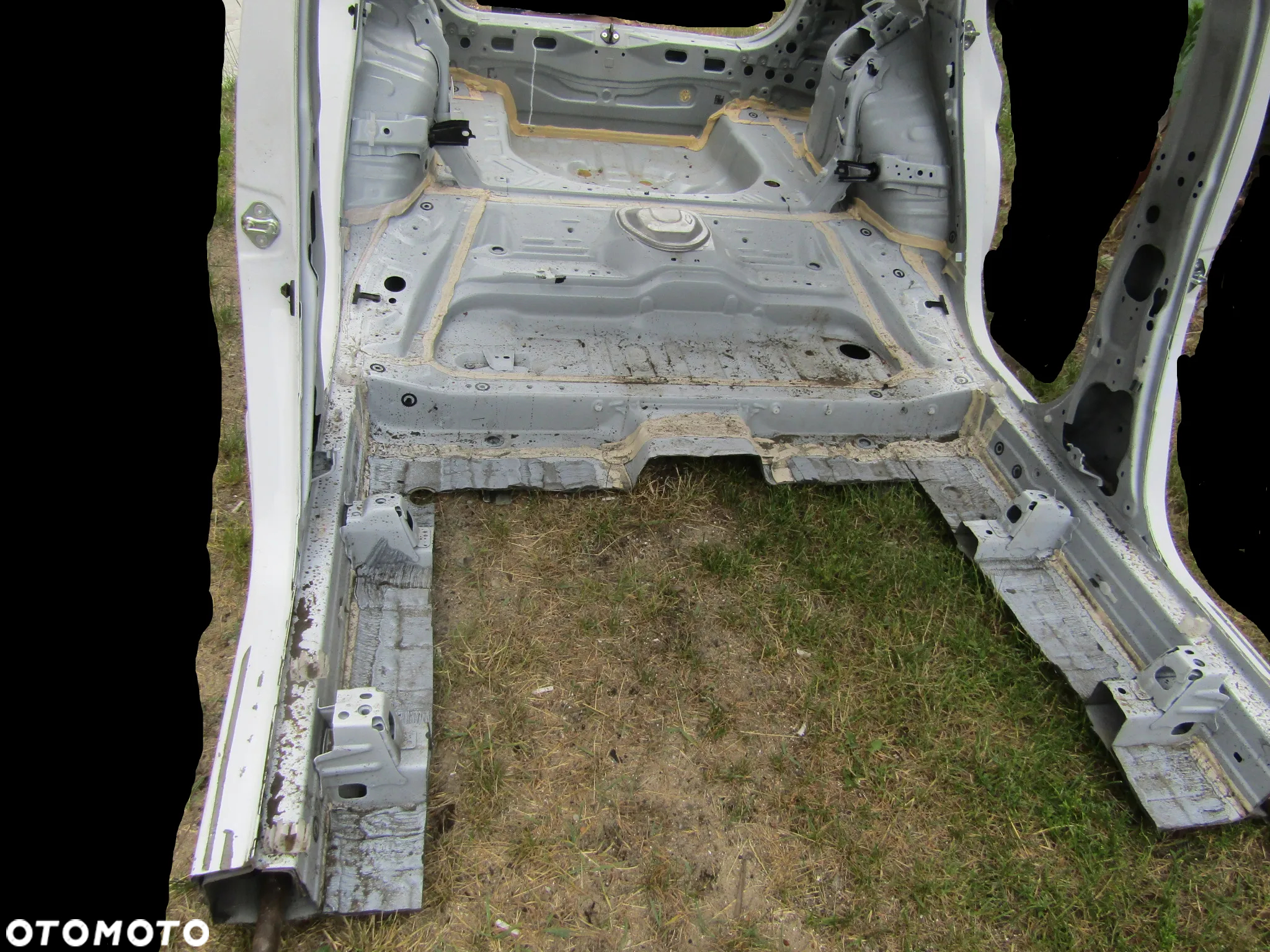TOYOTA YARIS CROSS TYŁ Z DACHEM CAŁOŚĆ 21 25R 040 - 4