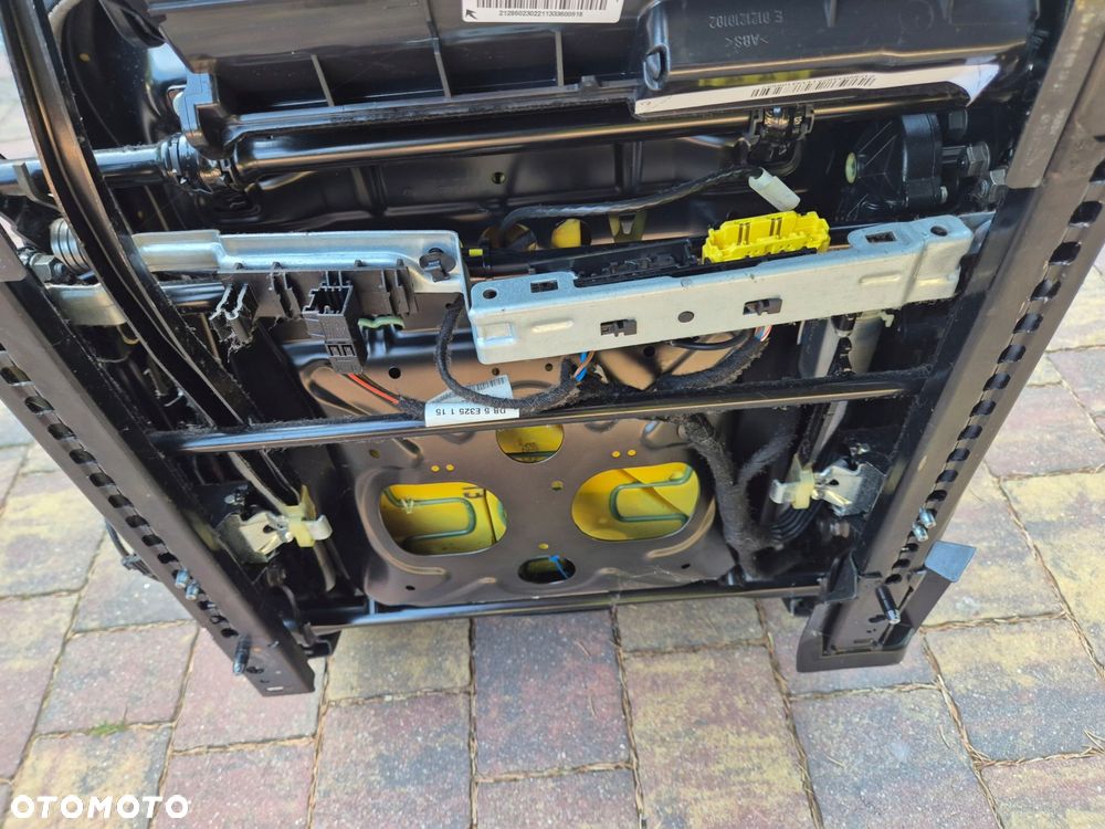 fotel lewy przod mercedes w212 lift - 4