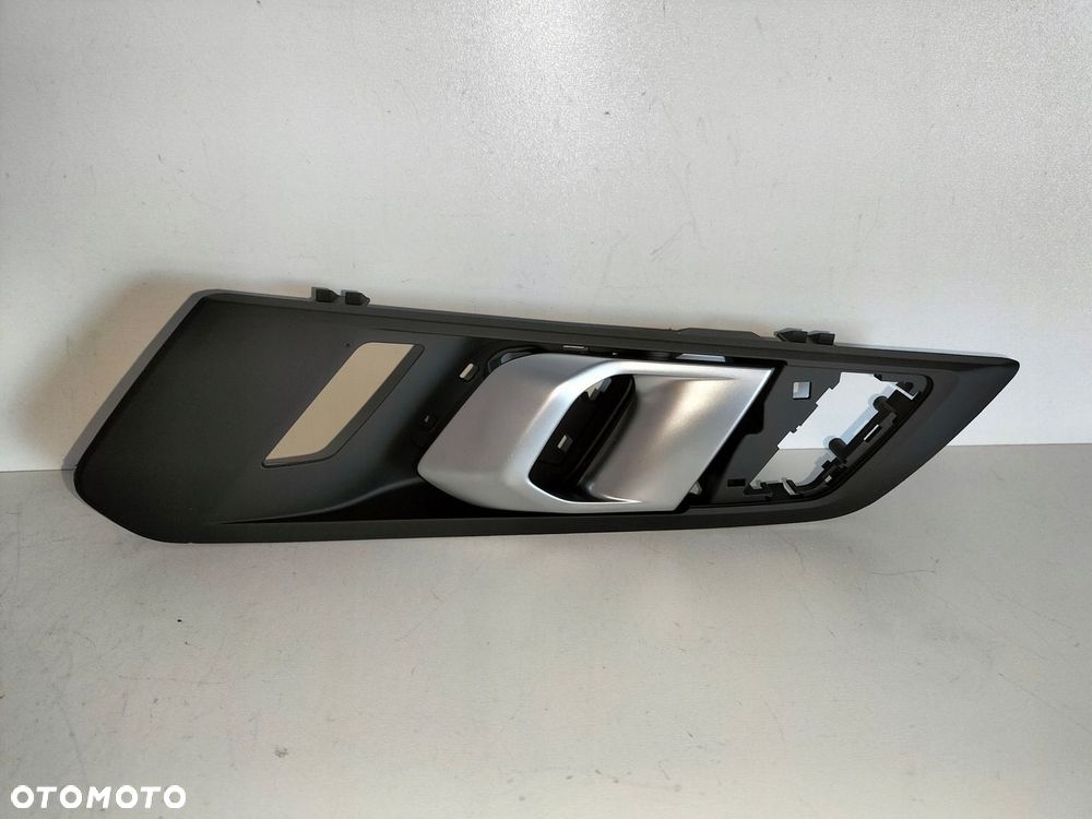 Klamka wewnętrzna lewa BMW X5 G05 18- X6 G06 19- X7 G07 19- - 2