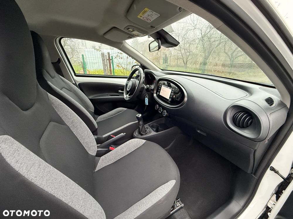 Toyota Aygo X 1.0 VVT-i X-play - 17