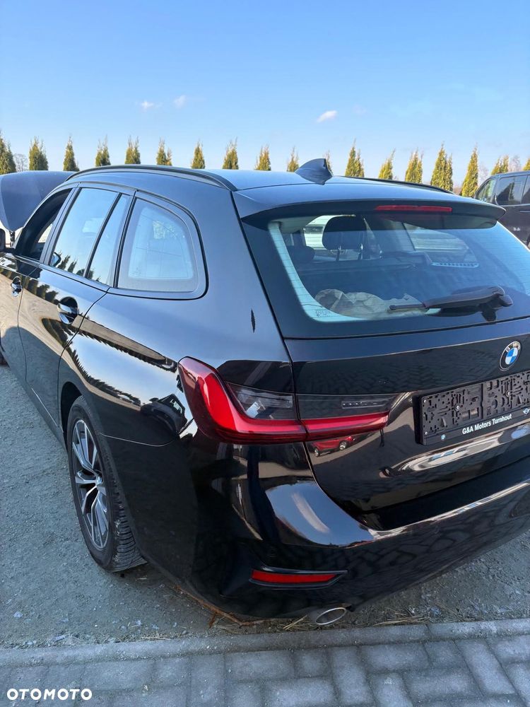 BMW Seria 3 318d - 4