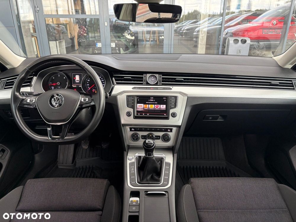 Volkswagen Passat - 10