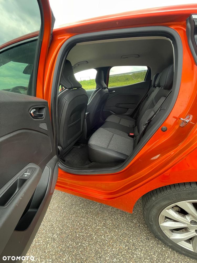 Renault Clio - 22