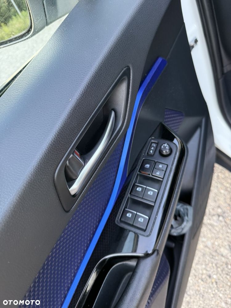 Toyota C-HR 1.2 T Dynamic - 10