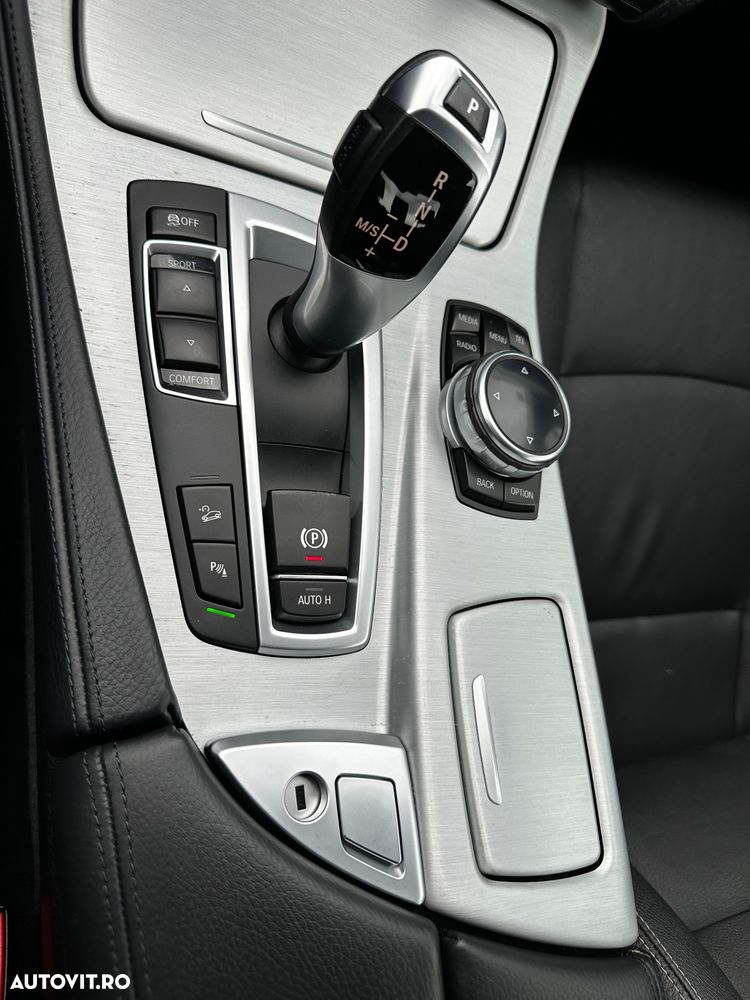 BMW Seria 5 520d xDrive Aut. - 31