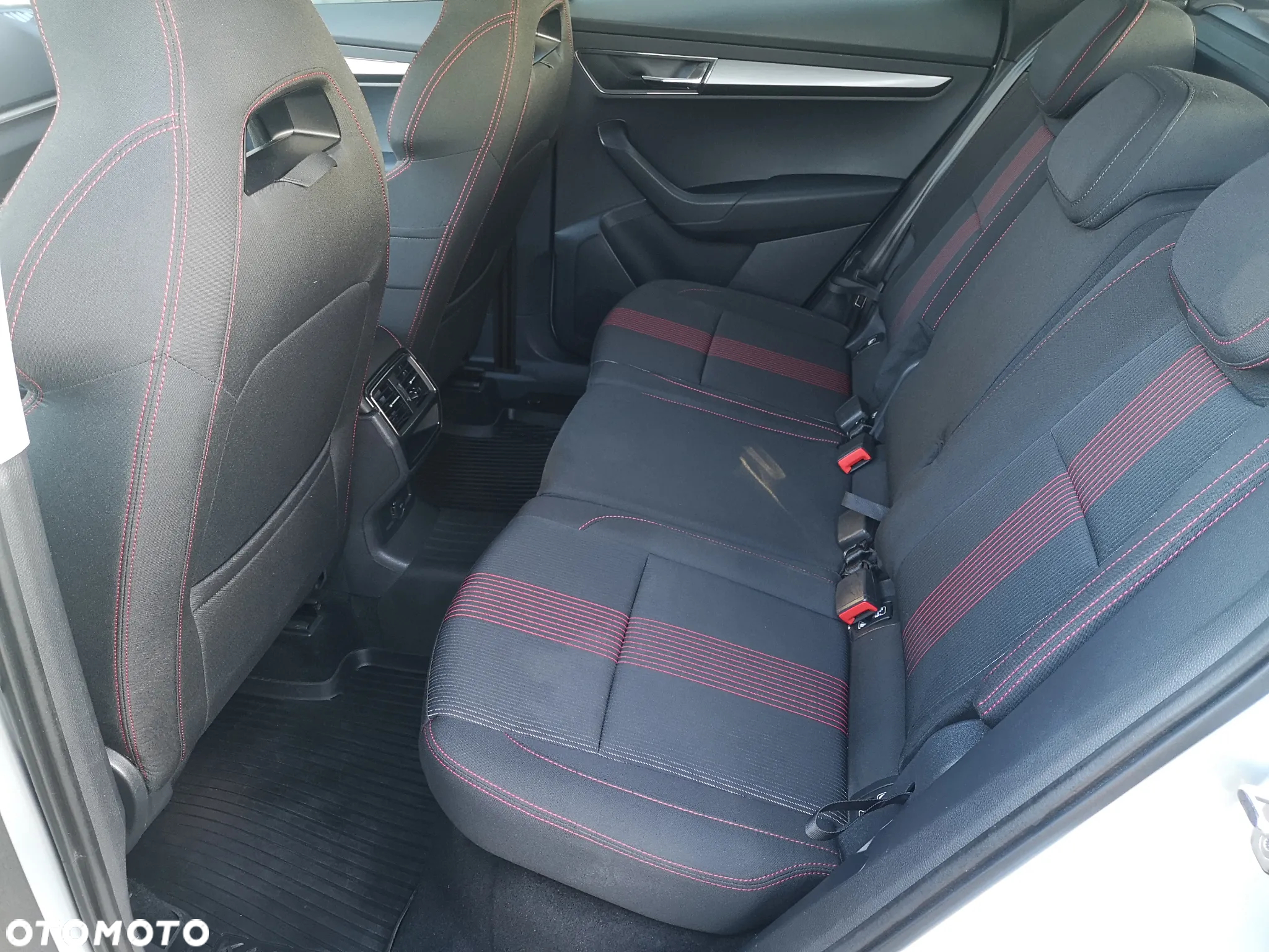 Skoda Karoq 2.0 TDI SCR 4x4 DSG Style - 28