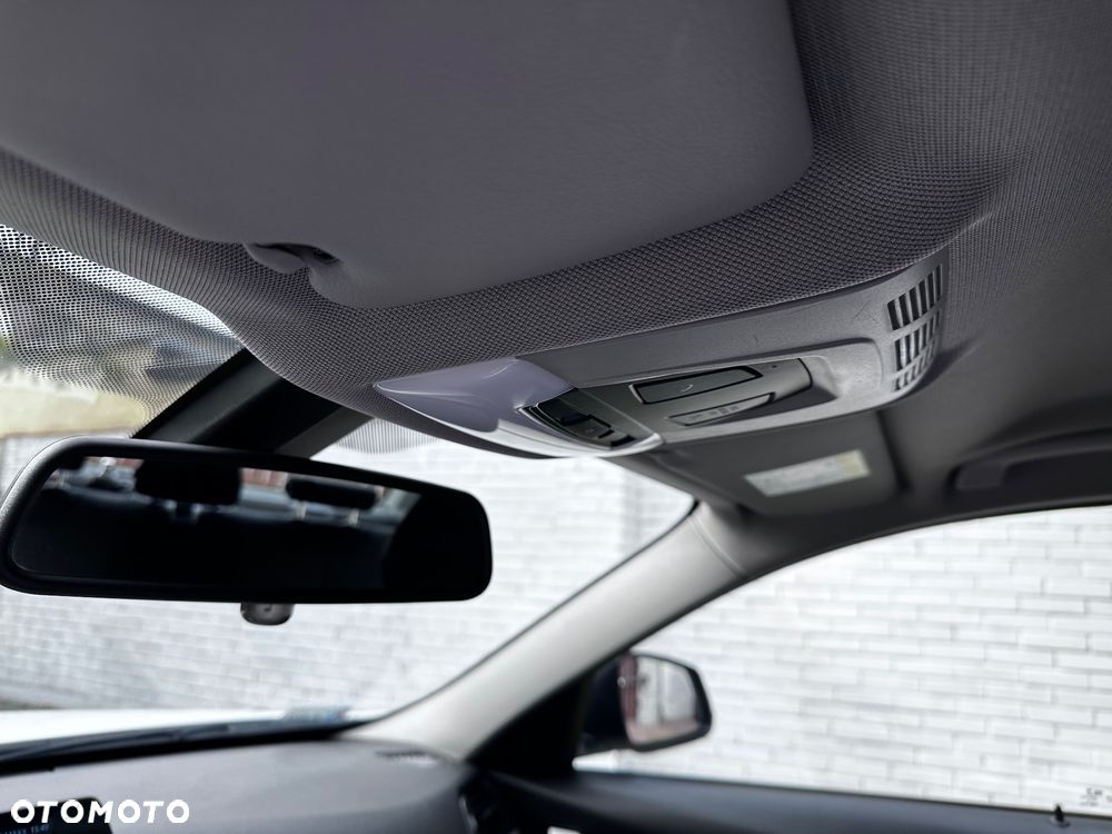 BMW Seria 3 318i - 27