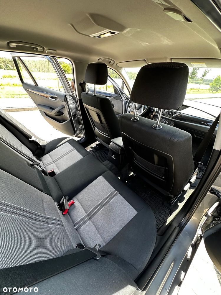 BMW X1 xDrive18d - 13