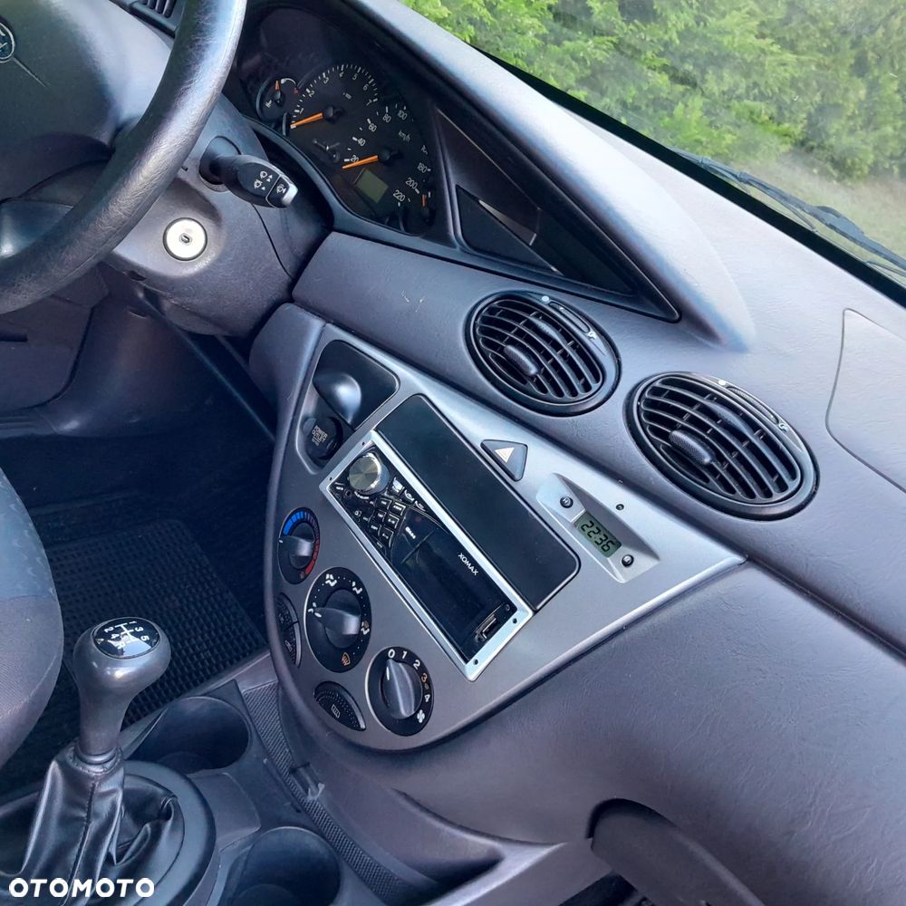 Ford Focus 1.4 Ambiente - 14