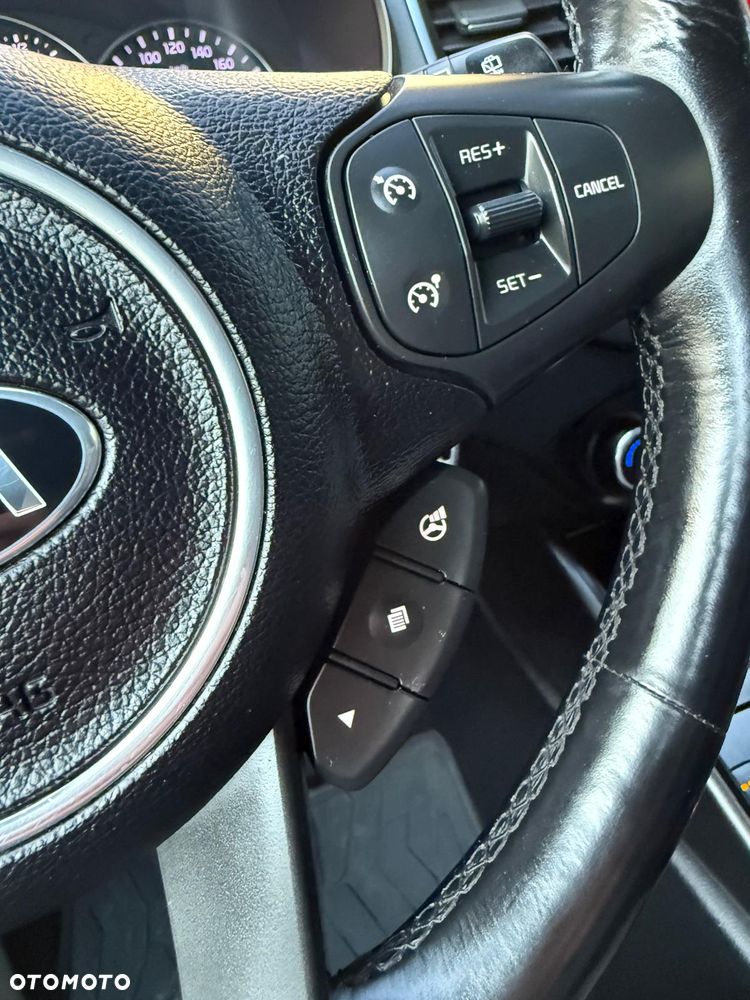 Kia Carens 1.6 GDI Dream-Team Edition - 30