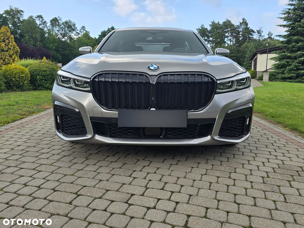 BMW Seria 7 750i xDrive sport - 10