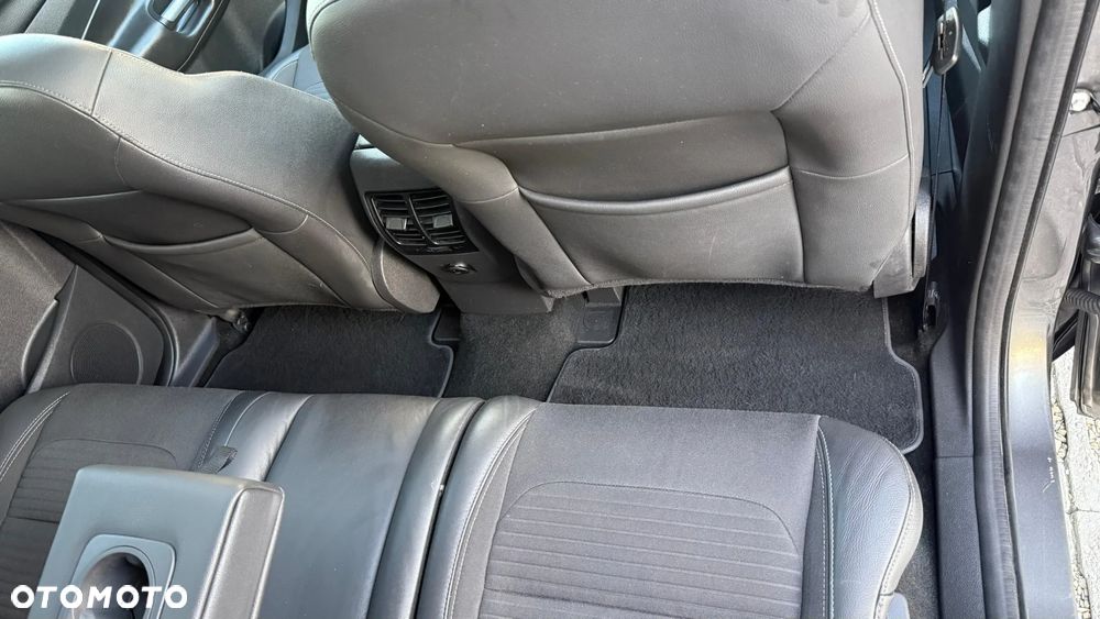 Ford Kuga 2.0 TDCi AWD Titanium - 33
