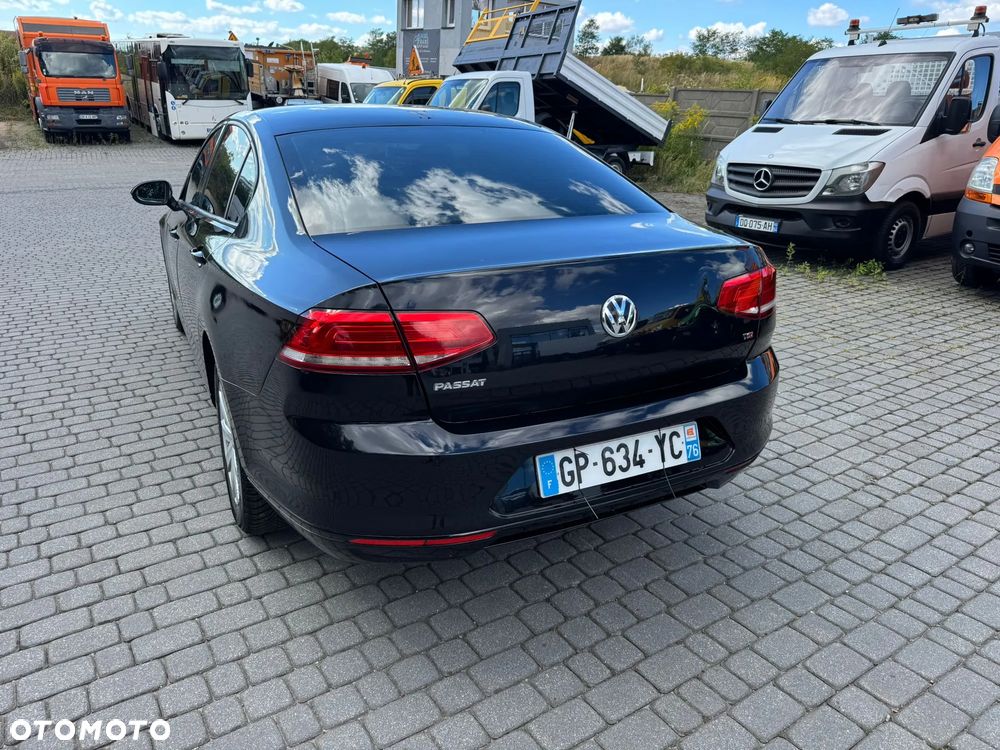 Volkswagen Passat - 8