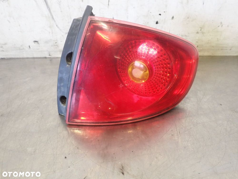 LAMPA PRAWA TYLNA SEAT ALTEA 1.9 - 1