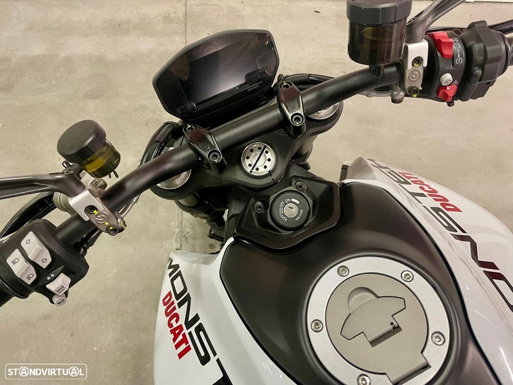Ducati Monster 937 - 8