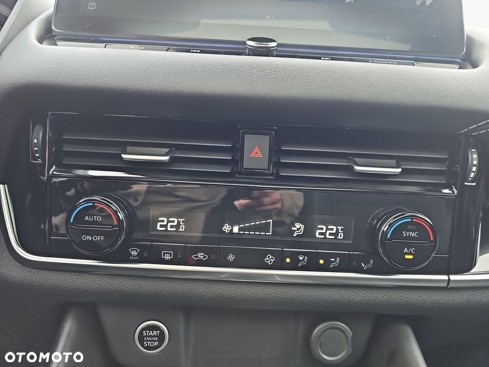 Nissan Qashqai 1.3 DIG-T mHEV N-Connecta Xtronic - 28