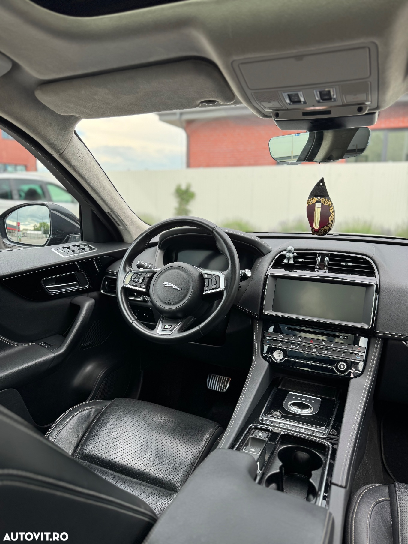 Jaguar F-Pace 30d AWD R-Sport - 8