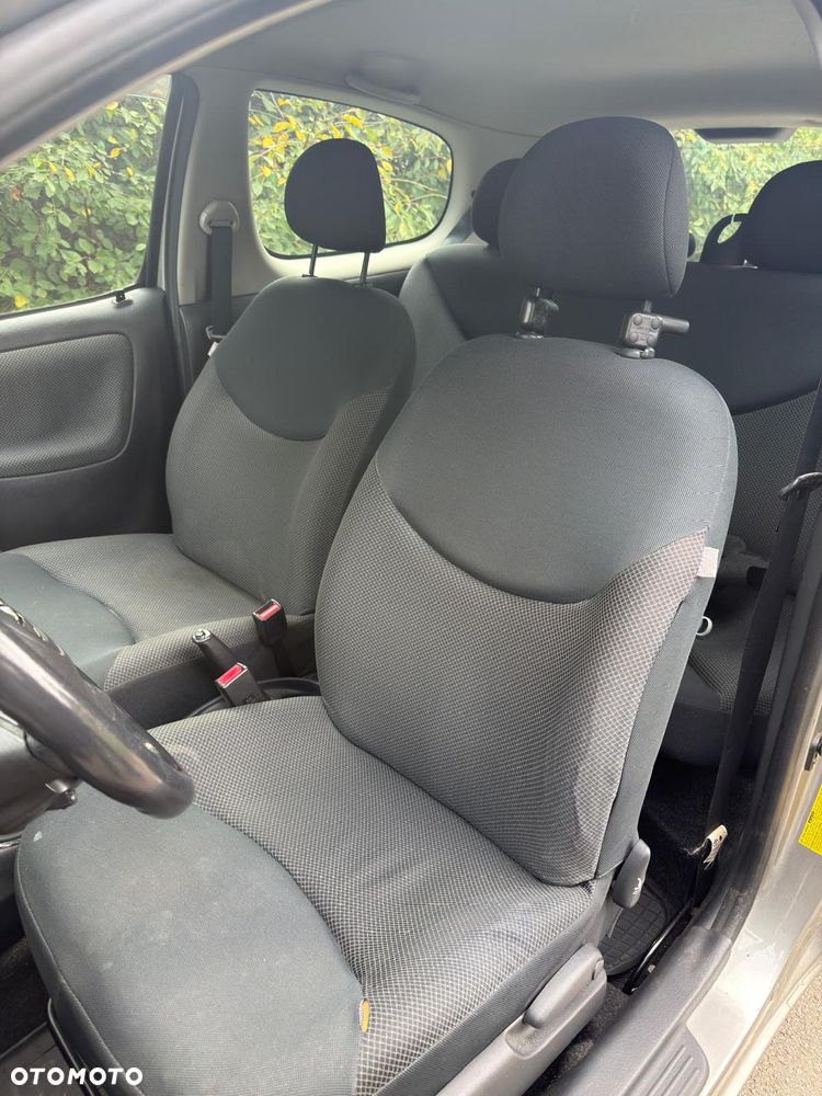 Toyota Yaris 1.4 D-4D - 13