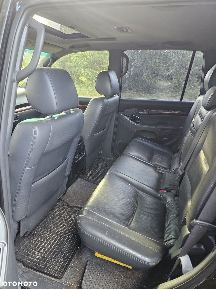 Toyota Land Cruiser - 8