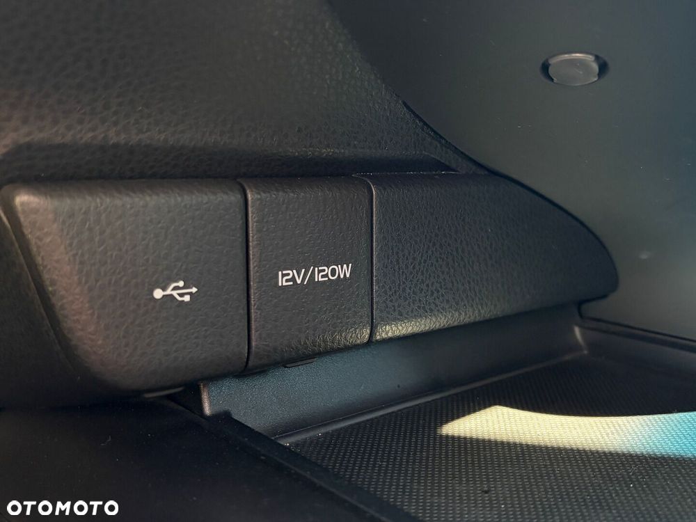 Toyota Camry 2.5 Hybrid Comfort CVT - 29