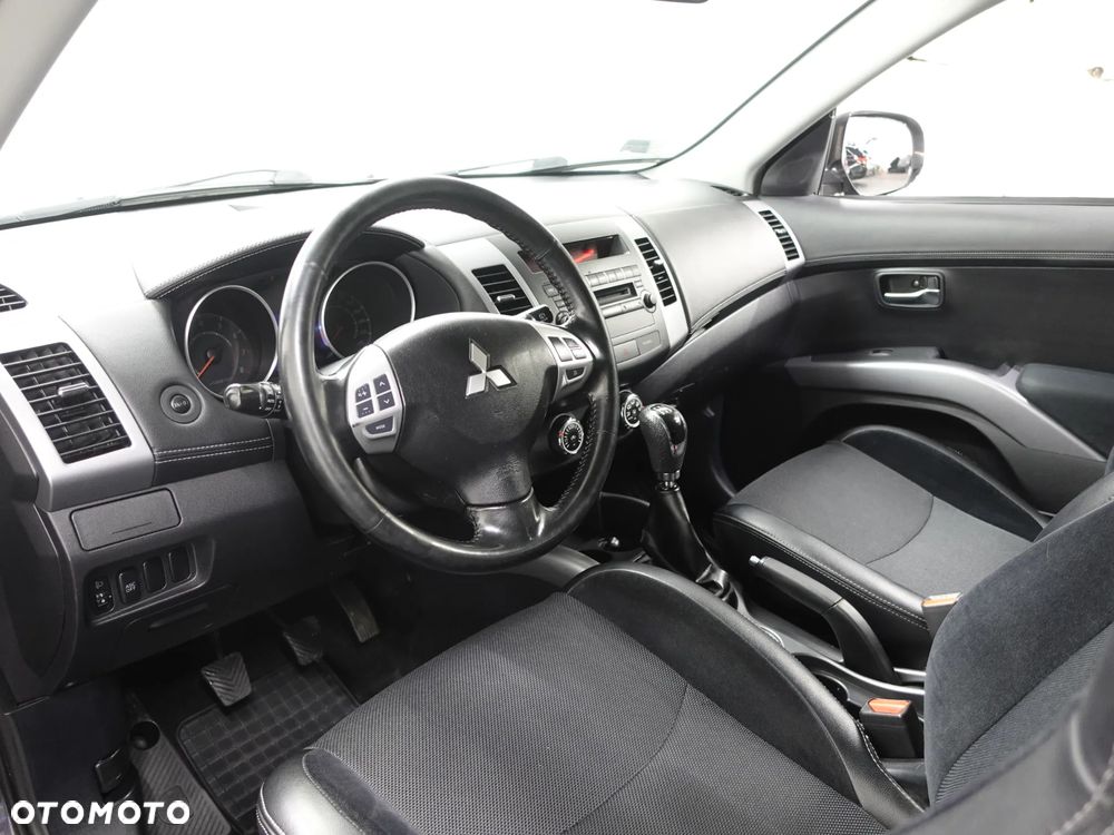 Mitsubishi Outlander 2.0 2WD - 19