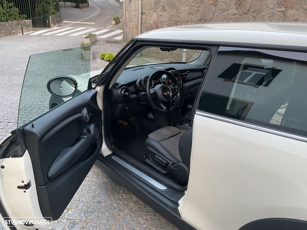 MINI 3 Portas One - 18