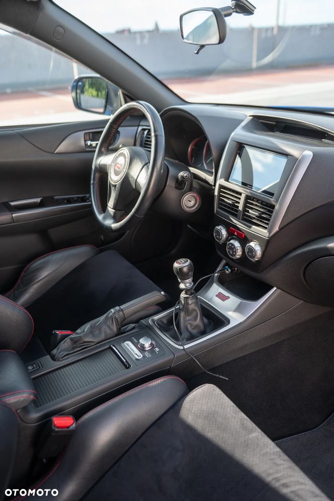 Subaru Impreza STI - 22