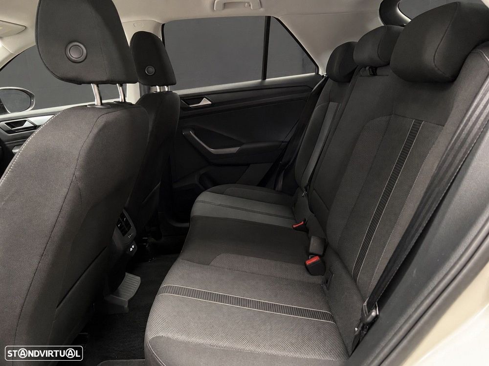 VW T-Roc 1.0 TSI Urban - 16