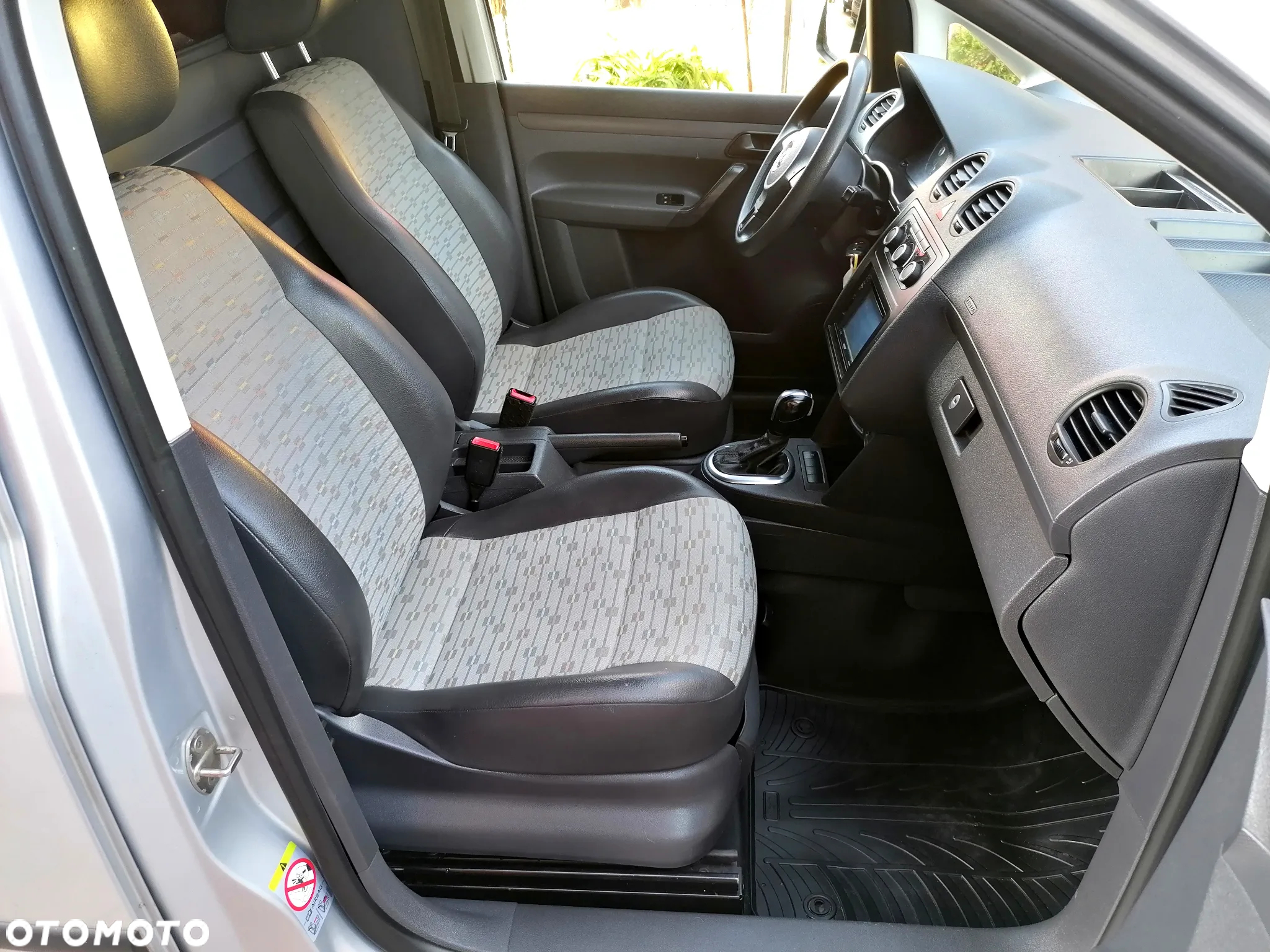 Volkswagen Caddy Maxi 2.0 TDI Trendline DSG - 12
