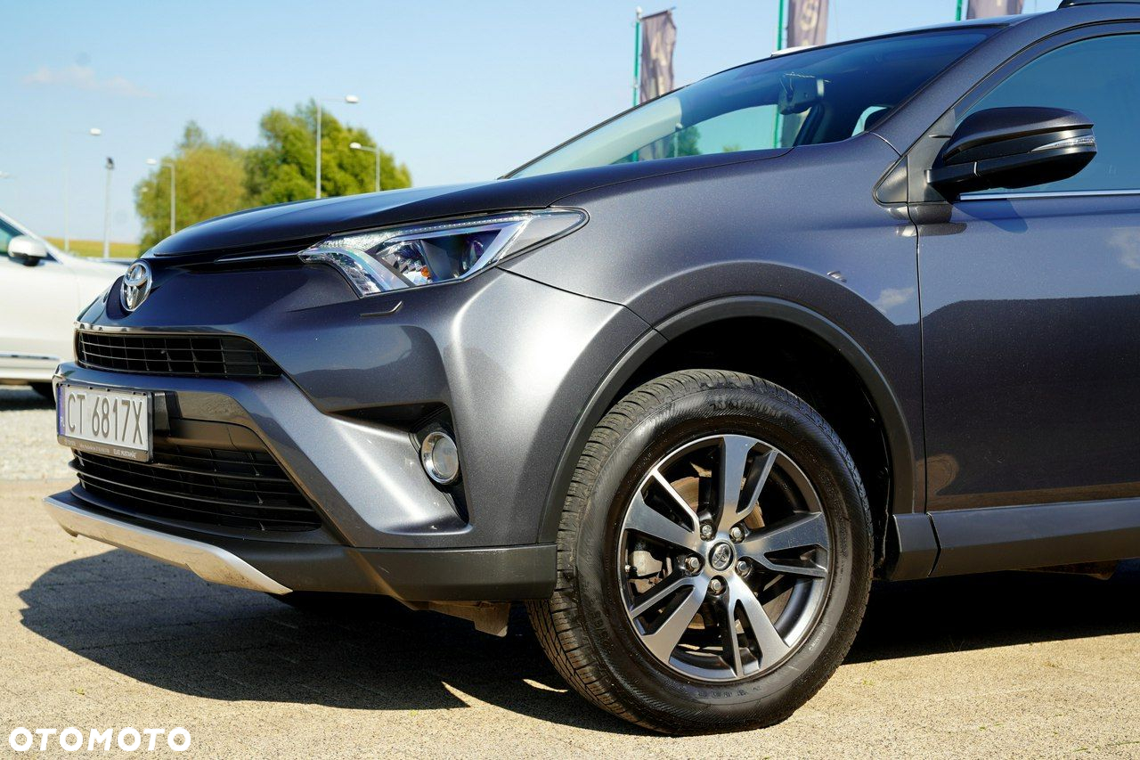 Toyota RAV4 - 8