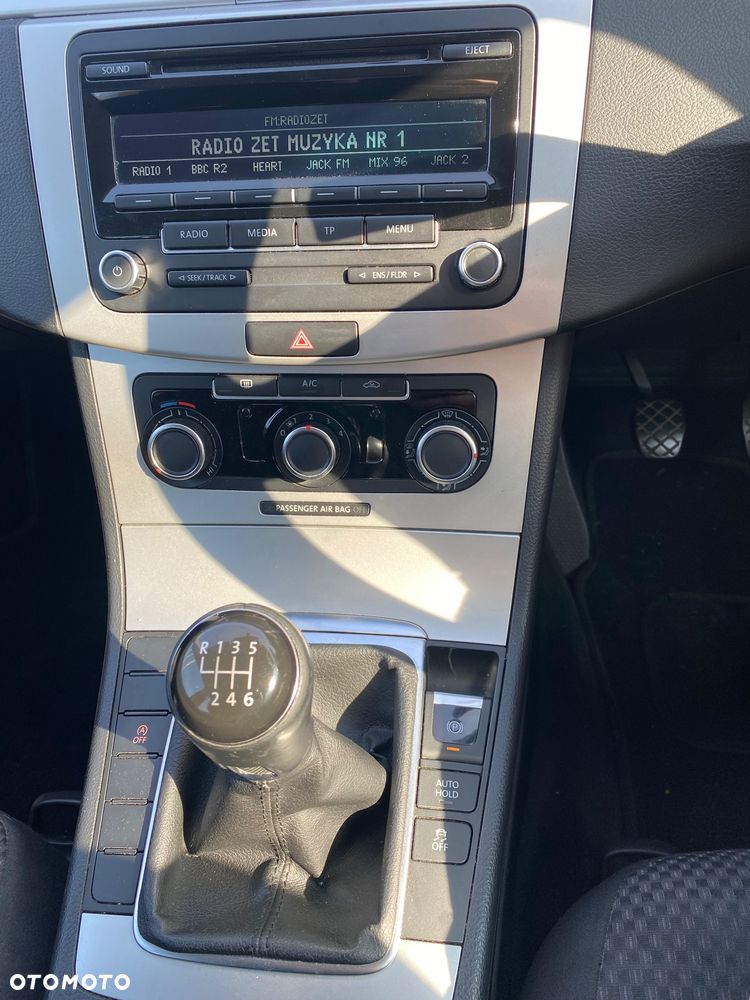 Volkswagen Passat - 17