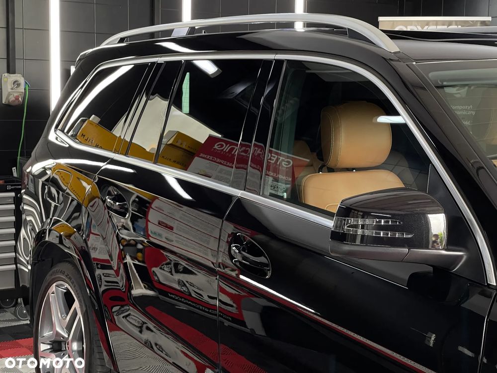 Mercedes-Benz GLS - 16