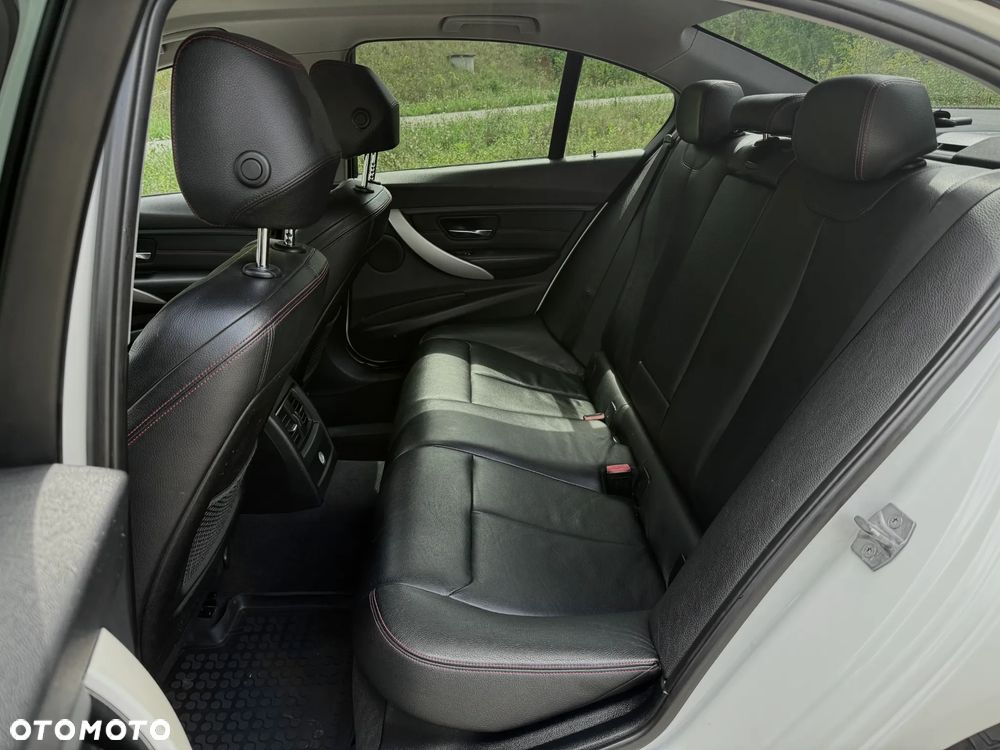 BMW Seria 3 318d - 15