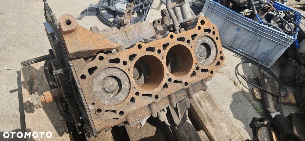 Blok dół silnika wał korbowy tłoki Renault Mascott 3,0 DCI 100kW 136KM ZD3202 ZD3A202 - 5