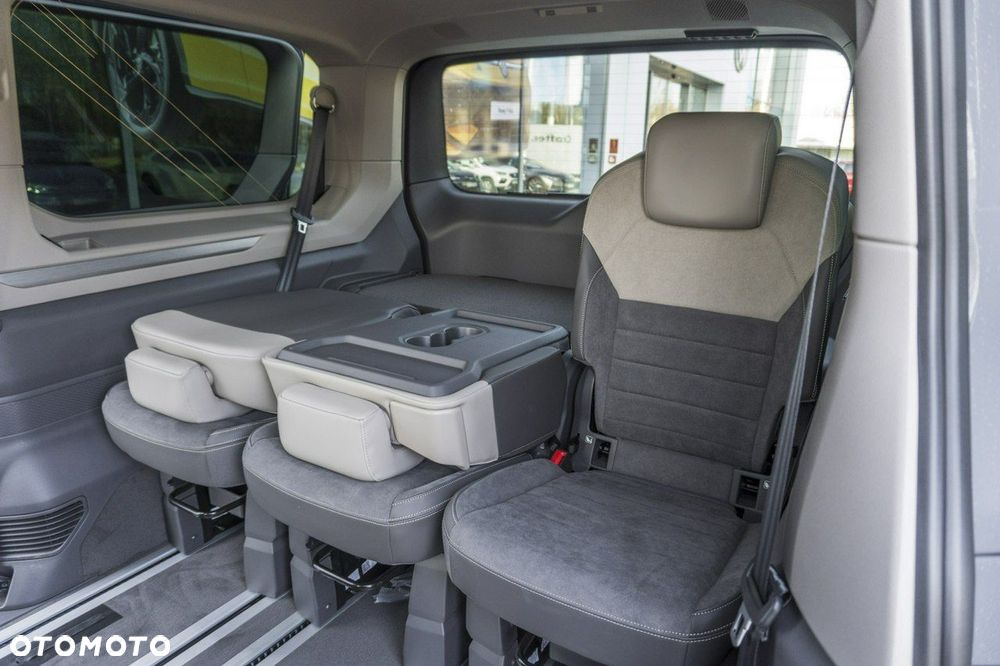 Volkswagen Multivan - 22