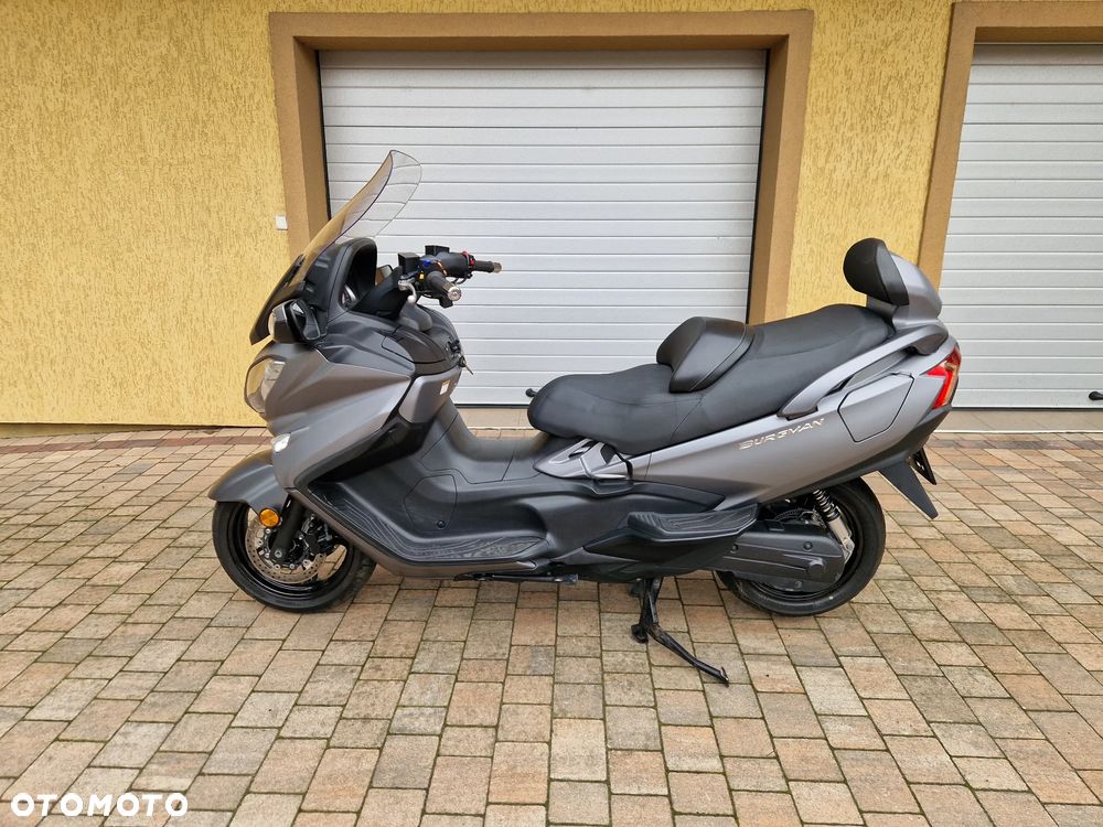 Suzuki Burgman - 13