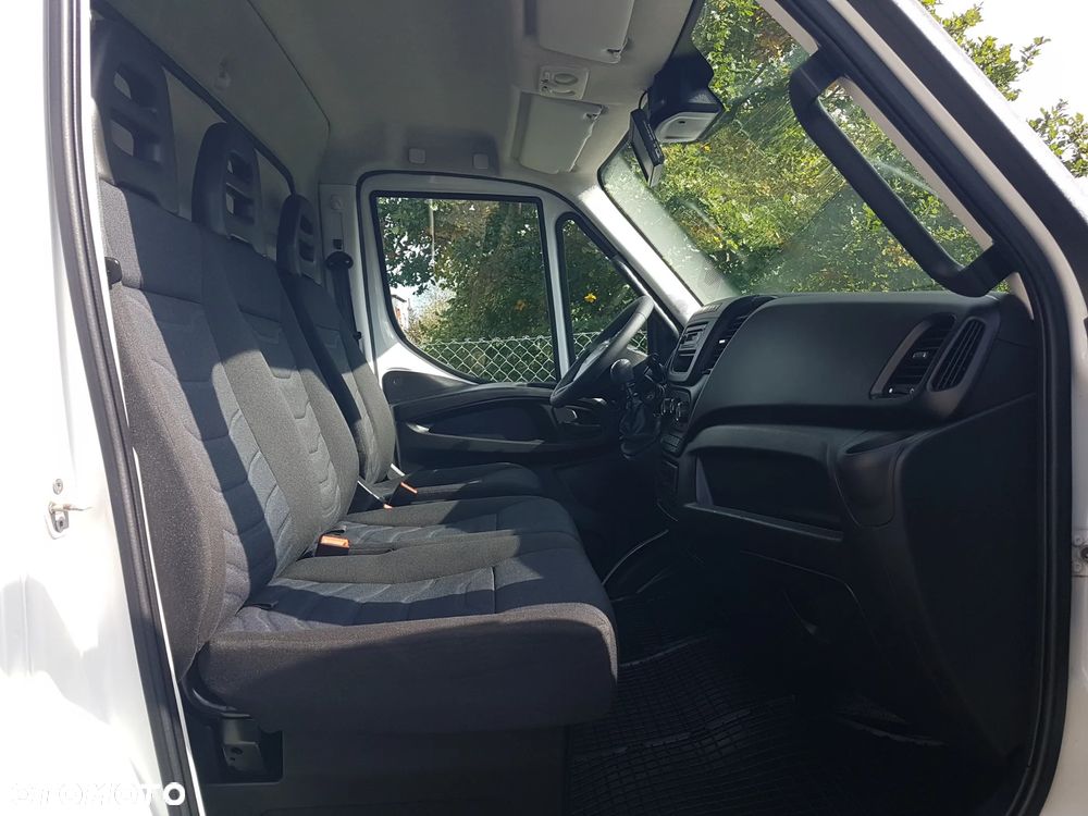 Iveco DAILY 70C18 WYWROTKA 3 STRONNA KIPER 3,77x2,20 BLIŹNIAKI 7 TON KLIMA HAK MANUAL 6-BIEGÓW - 38