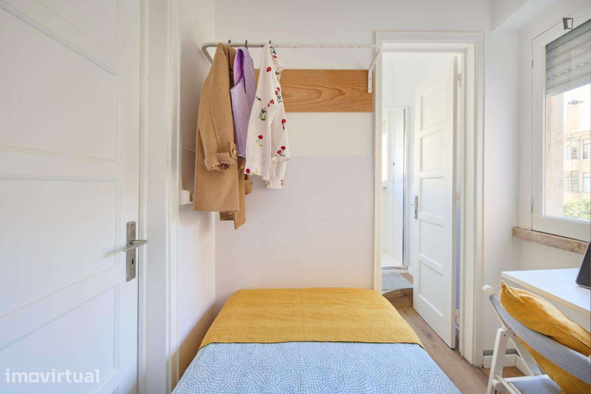 Quarto - localizado em Roma-Areeiro Lisbon - Grande imagem: 4/26