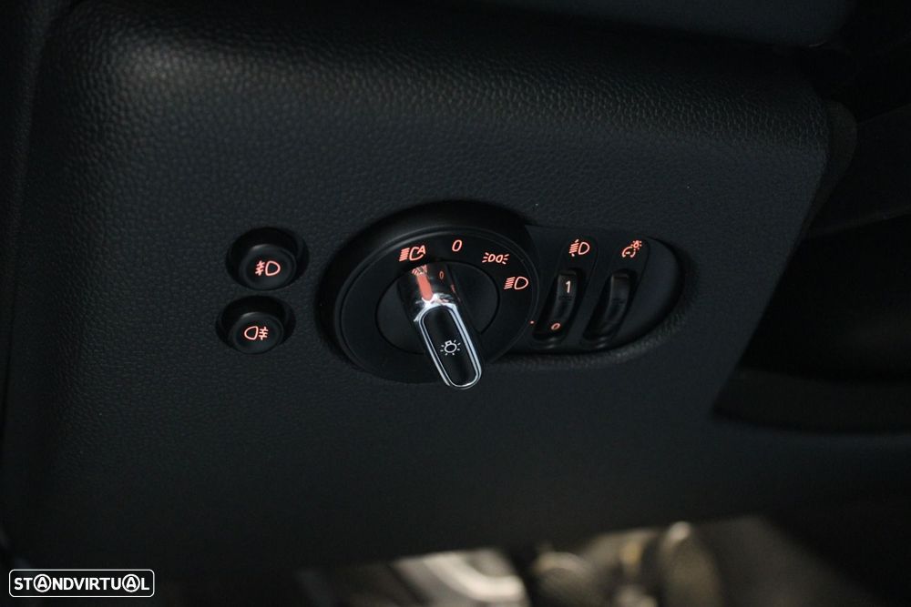 MINI 3 Portas One - 13